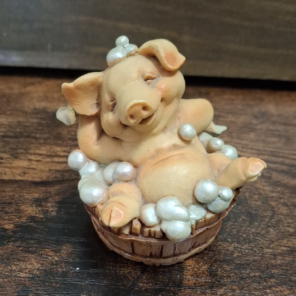 🐖 Vintage Pigsville Pig in Bathtub Barrel Figurine 1992